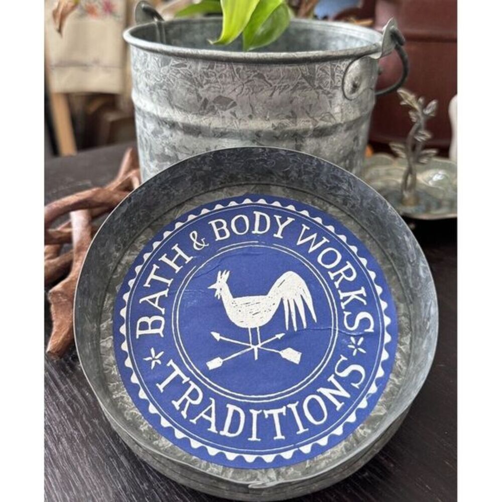 Vintage Bath & Body Works Galvanized 2 Piece Bucket.‎ 5"x9"tall With The Handle.